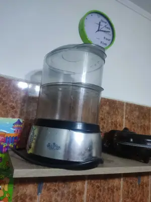 Donez aparat gatit legume la abur