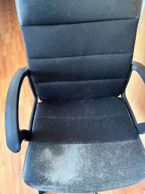 Donez urgent scaun de birou