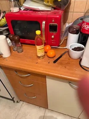 Mobilă bucătărie în stare bună.