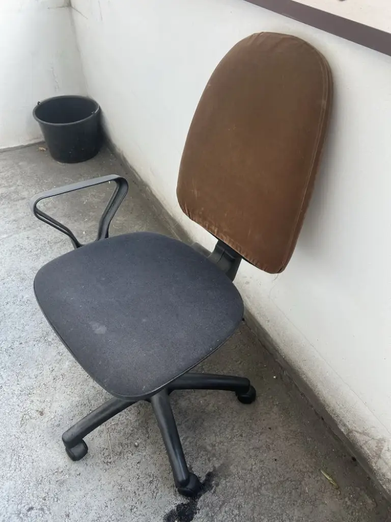 2 / 4